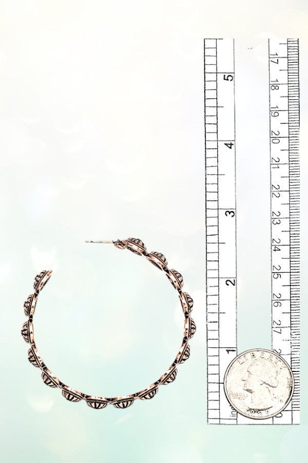 LARGE CONCHO DETAIL HOOP EARRING