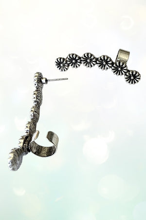 ETCHED FLOWER LINK EAR CUFF