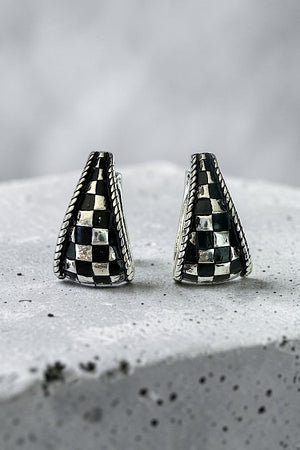 WESTERN CHECKERED BAND HOOP EARRING