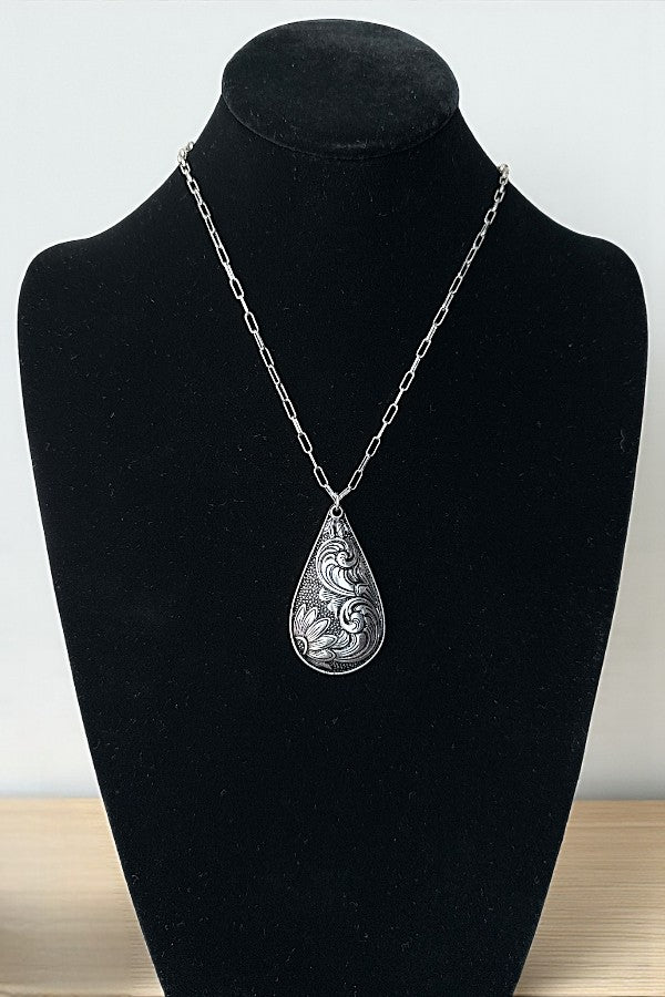 WESTERN ETCHED TEARDROP PENDANT NECKLACE