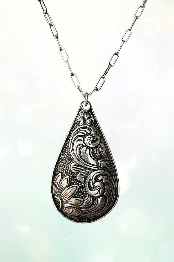 WESTERN ETCHED TEARDROP PENDANT NECKLACE