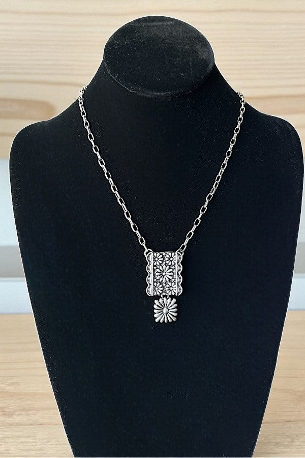 WESTERN DANGLE FLOWER CONCHO PENDANT NECKLACE
