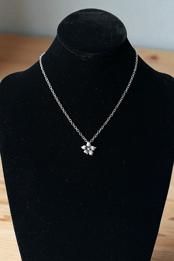 WESTERN LAYERED FLOWER CONCHO NECKLACE SET