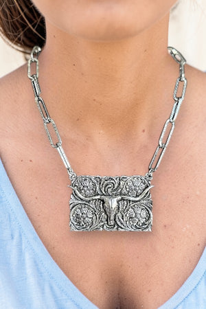 WESTERN ENGRAVED STEERHEAD PLATE PENDANT CHAIN NECKLACE