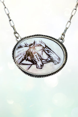WESTERN DOUBLE HORSE OVAL PENDANT CHAIN NECKLACE