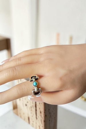 WESTERN TQ GEM CENTERED SNAFFLE BIT STRETCH RING