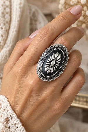 WESTERN AZTEC OVAL CONCHO STATEMENT STRETCH RING