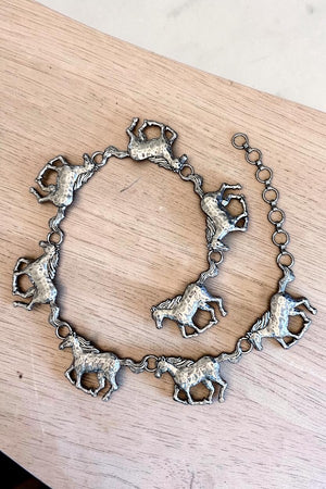 WESTERN RUNNING HORSE LINK CHAIN METAL BELT