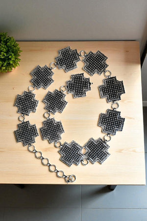 WESTERN CROSS BUBBLE CONCHO CHAIN BELT