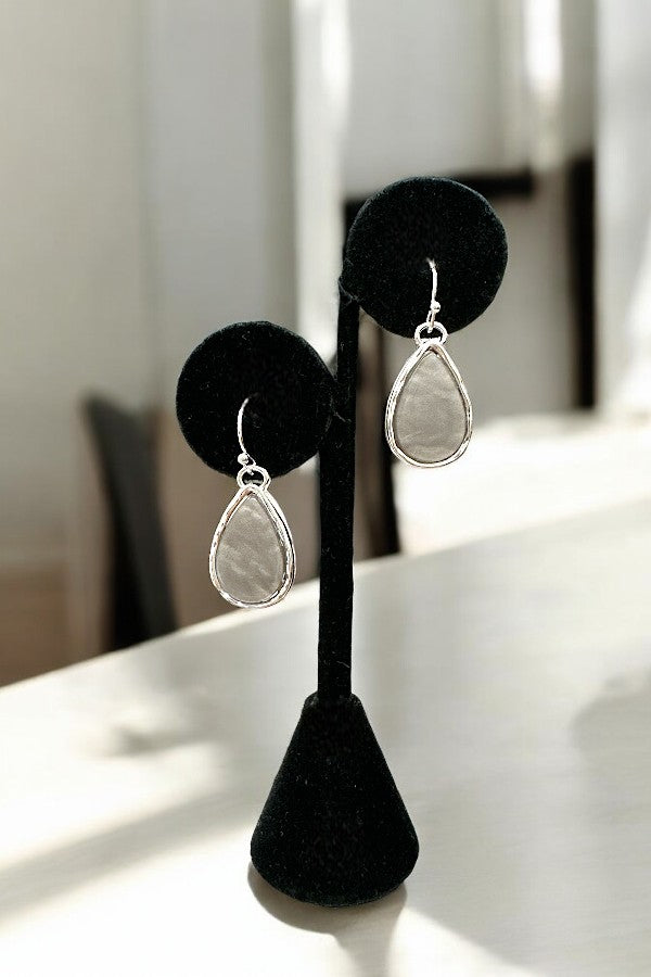 Teardrop Pearl Dangle Earring