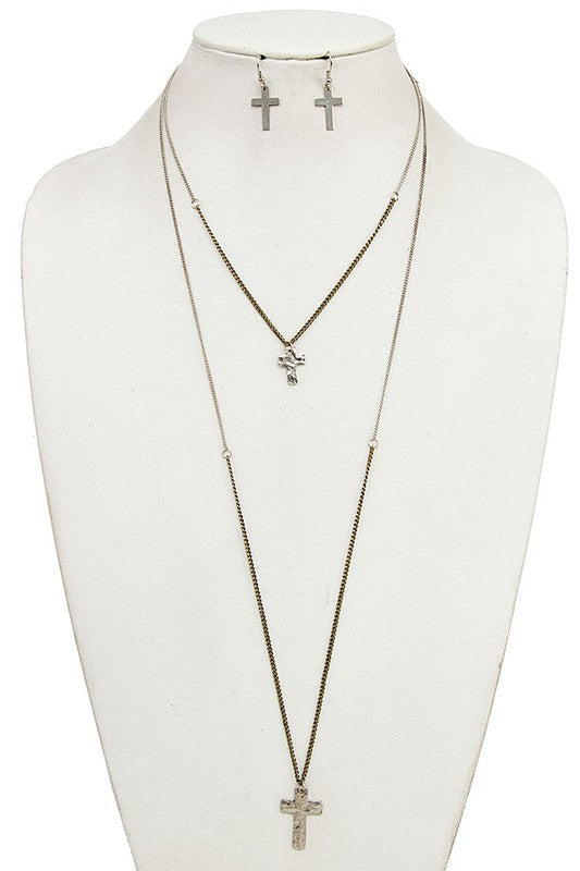 HAMMERED CROSS PENDANT NECKLACE