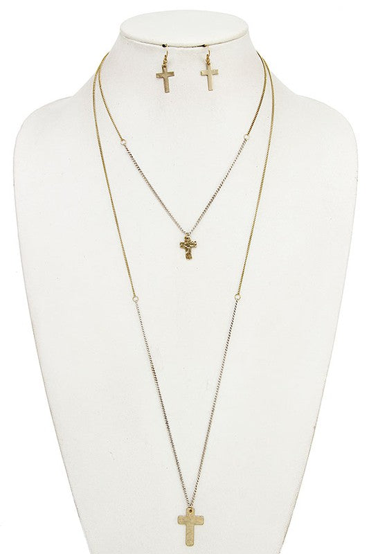 HAMMERED CROSS PENDANT NECKLACE