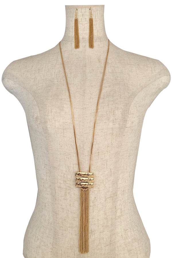 Elongated Chain Tassel Hammered Bar Necklace Set