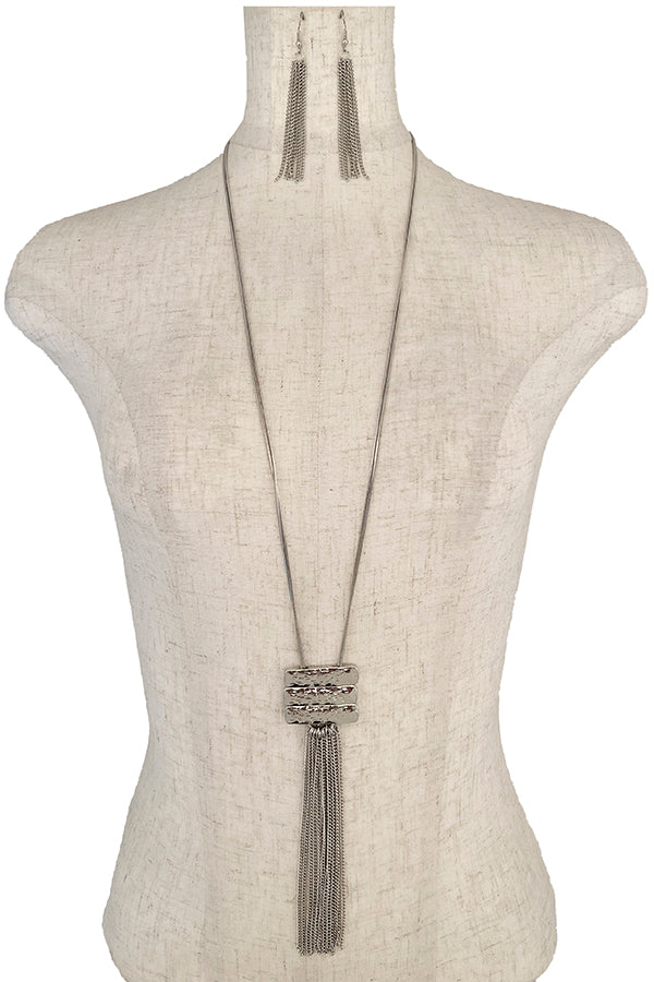 Elongated Chain Tassel Hammered Bar Necklace Set